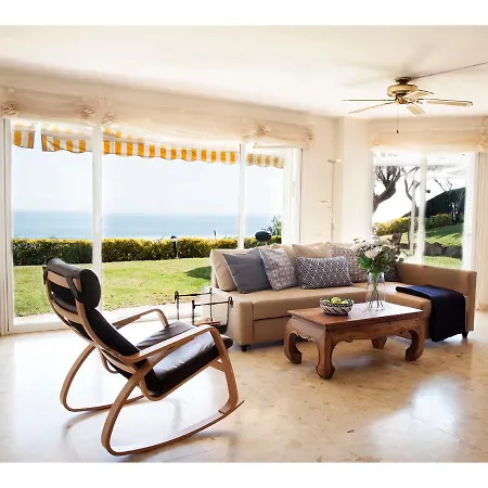 Ocean Views With Large Garden In Shared Swimming Pools Ref Mrhas *
