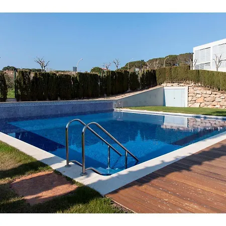 Ocean Views With Large Garden In Shared Swimming Pools Ref Mrhas Villa