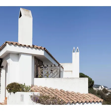 Ocean Views With Large Garden In Shared Swimming Pools Ref Mrhas Villa *