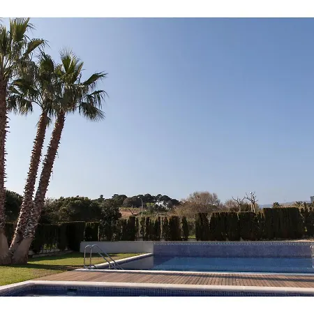 Ocean Views With Large Garden In Shared Swimming Pools Ref Mrhas *