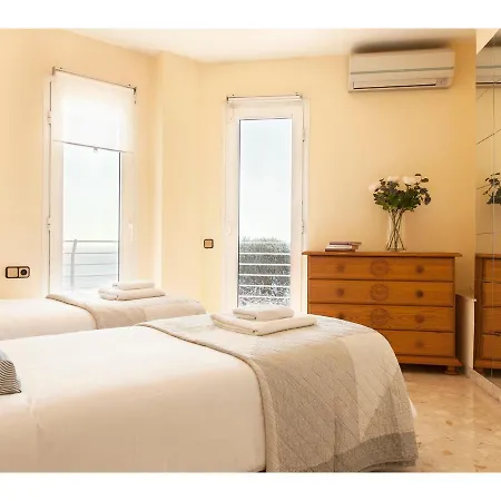 Ocean Views With Large Garden In Shared Swimming Pools Ref Mrhas Villa